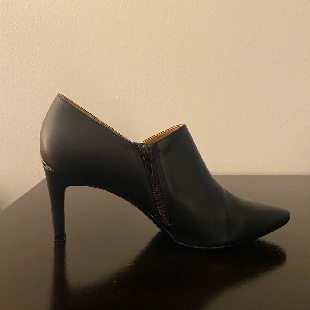 Women’s Calvin Klein Heels - Picture 4 of 7